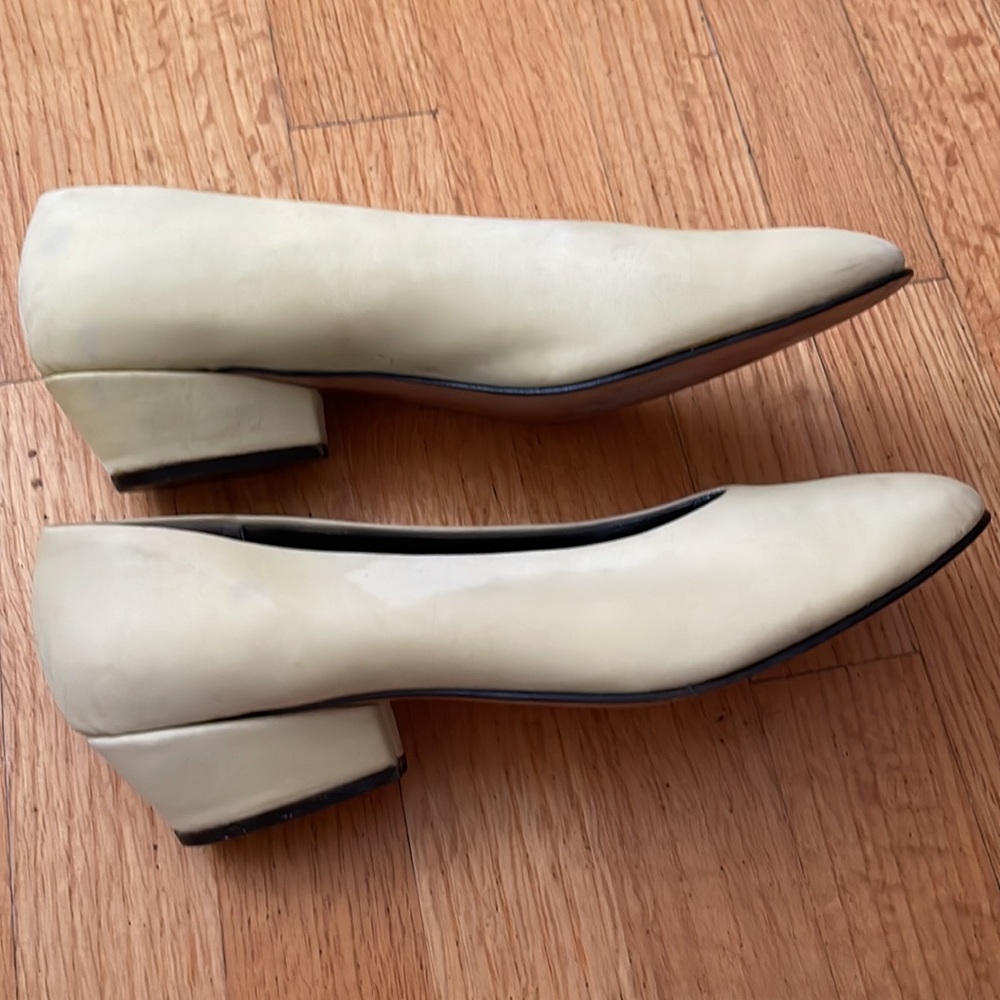 Women’s bone leather low heel pump size 10 made in Italy